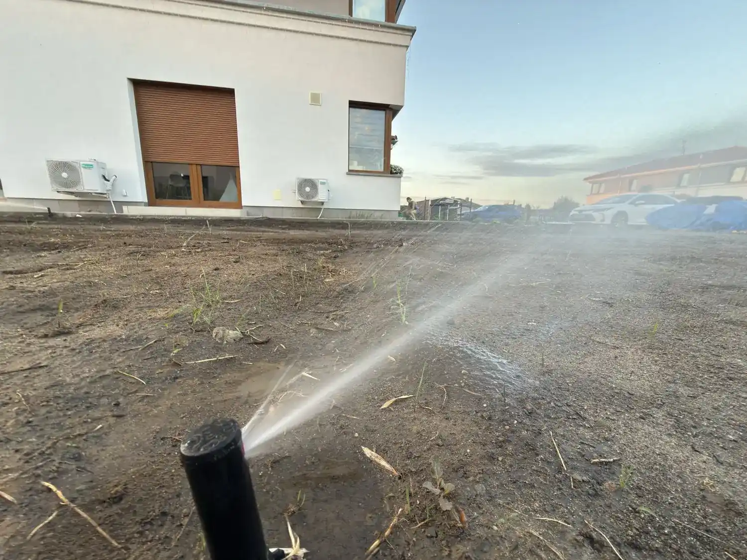 Realizacja Steramo w Kościnie: rozruch instalacji, rotor Hunter PGP podlewa działkę