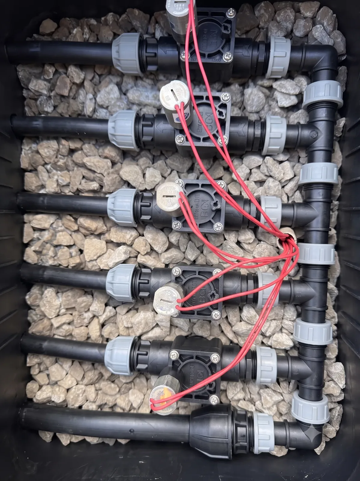 Skrzynka zaworowa - kolektor PE z elektrozaworami i okablowaniem 24 V